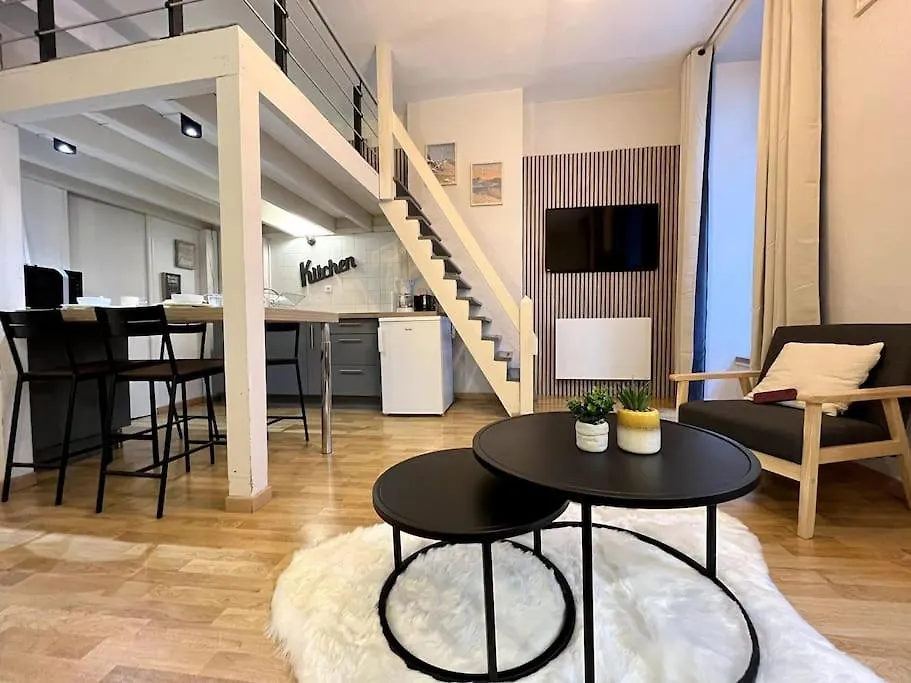 Montagn'Art Studio. 4Pers 30M2. Coeur Village. Cauterets 0*,  France